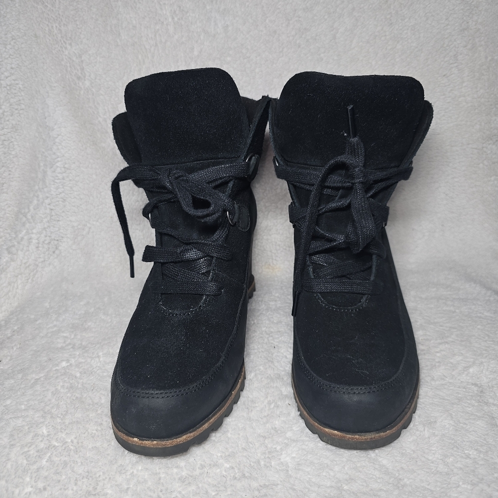 UGG Kriston Leather Suede Waterproof Bootie BLACK WEDGE Sz 8 Fur Wool Insole - Picture 3 of 9